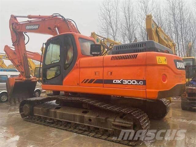 Doosan DX300 Εκσκαφείς με ερπύστριες