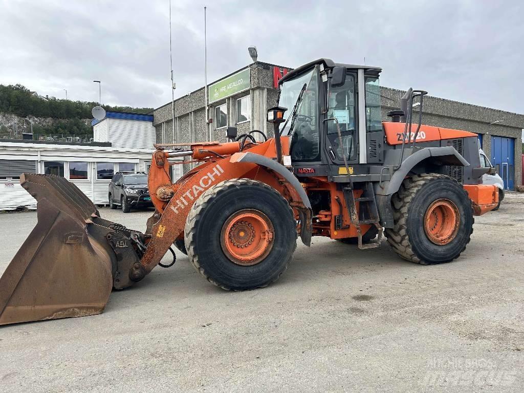 Hitachi ZW 220 Φορτωτές με λάστιχα (Τροχοφόροι)