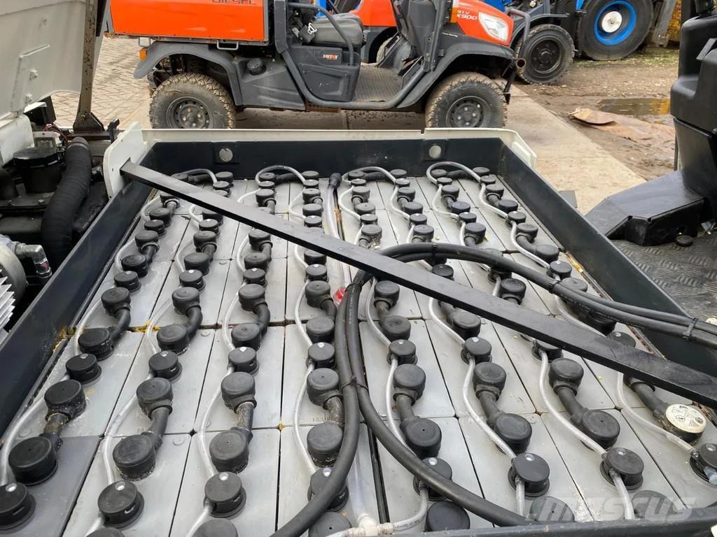 CAT EP30K-PAC Ηλεκτρικά περονοφόρα ανυψωτικά κλαρκ