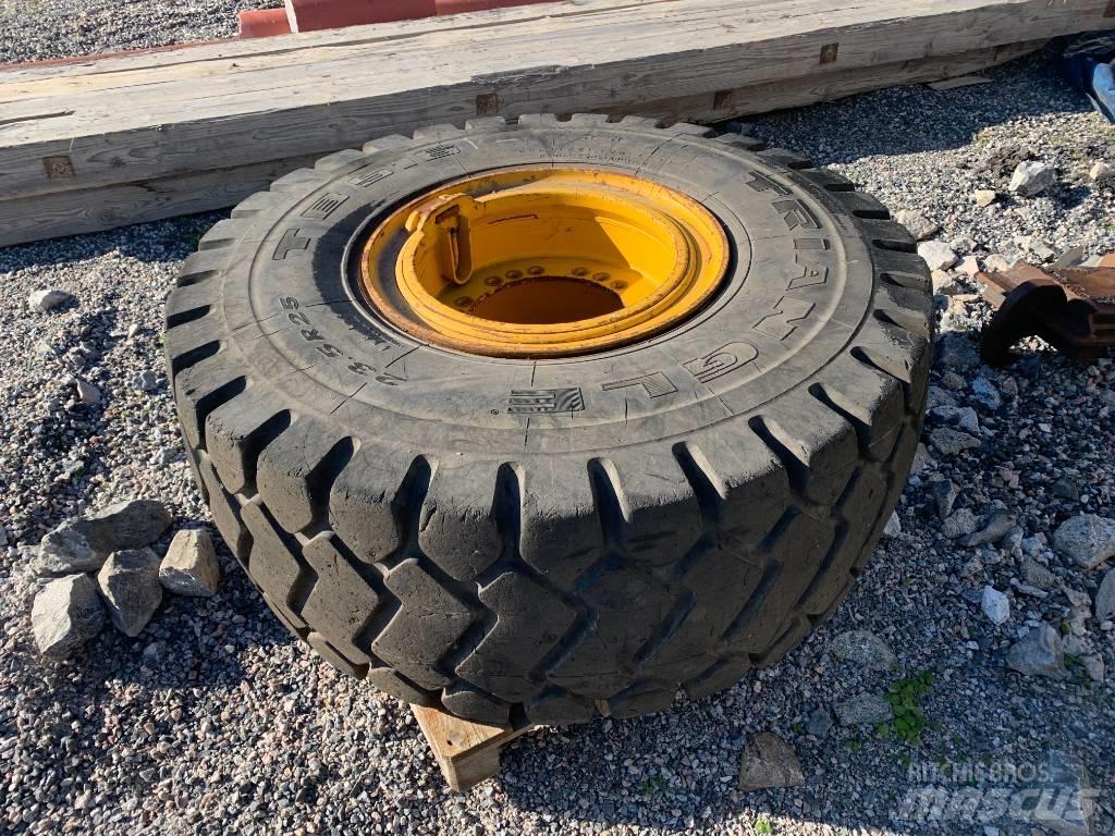 Volvo L90 L120 Ελαστικά και ζάντες