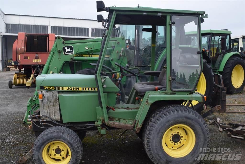 John Deere 755 Τρακτέρ