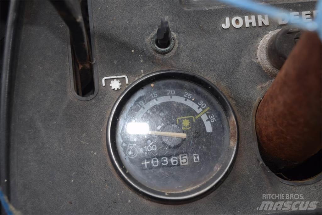 John Deere 755 Τρακτέρ