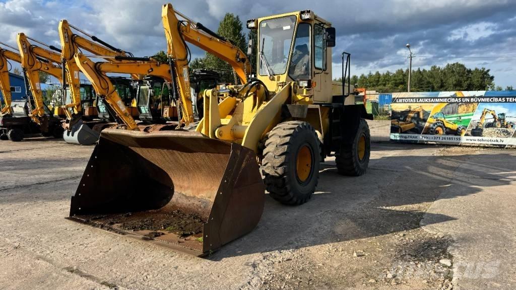 Komatsu WA 200 Φορτωτές με λάστιχα (Τροχοφόροι)