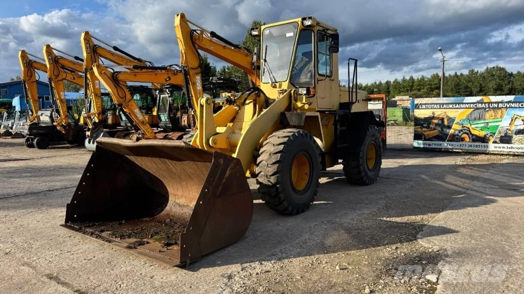 Komatsu WA 200 Φορτωτές με λάστιχα (Τροχοφόροι)