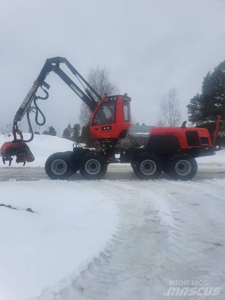 Komatsu 931 XC Θεριζοαλωνιστικές μηχανές