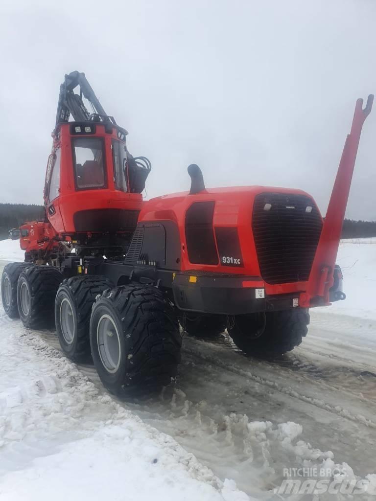 Komatsu 931 XC Θεριζοαλωνιστικές μηχανές