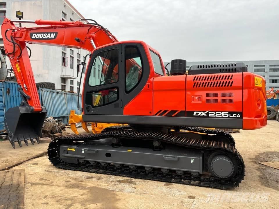 Doosan DX 225 LCA Εκσκαφείς με ερπύστριες