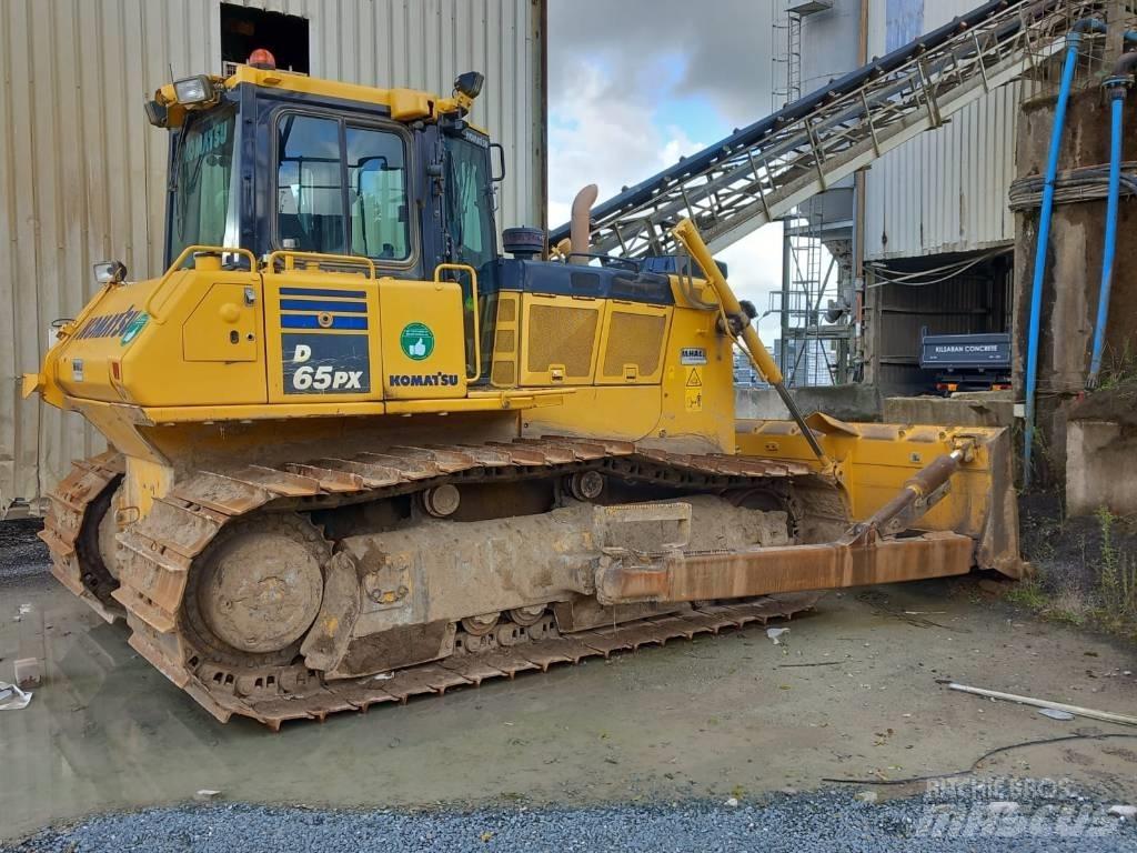Komatsu D65PX-18 Μπουλντόζες με ερπύστριες