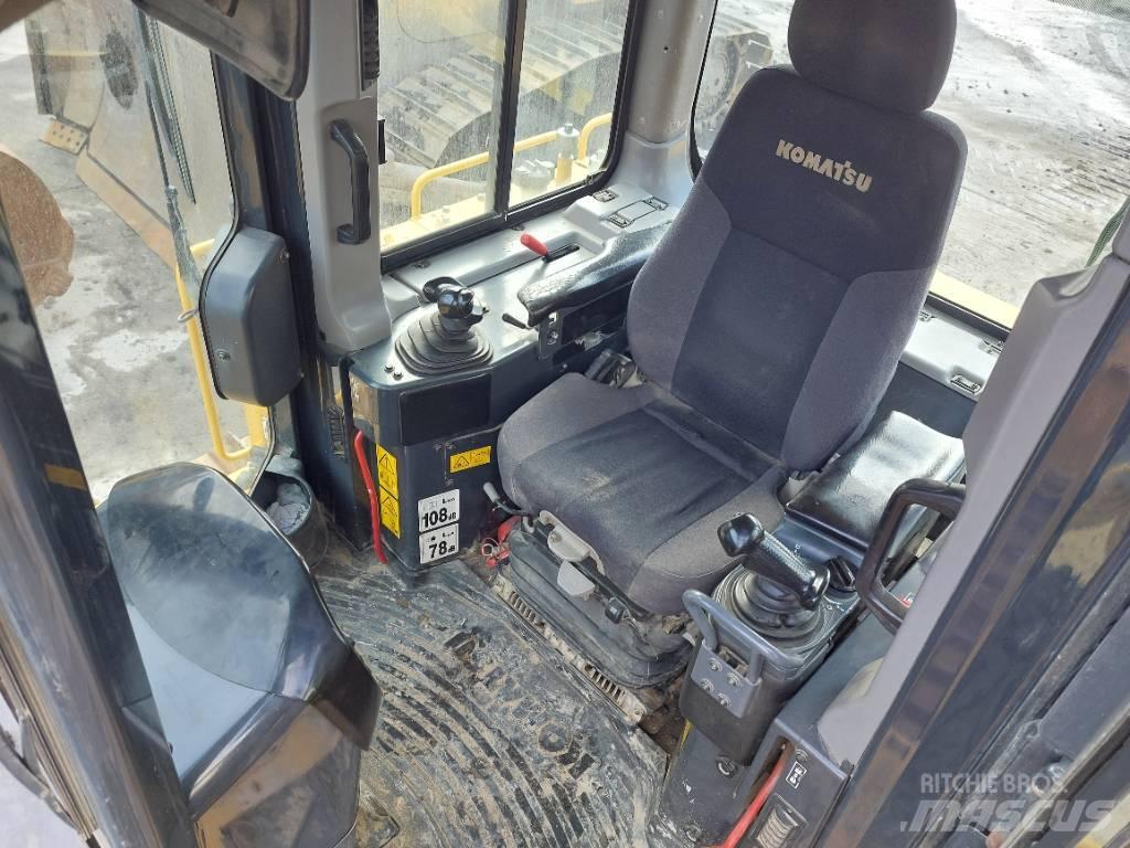 Komatsu D65PX-18 Μπουλντόζες με ερπύστριες