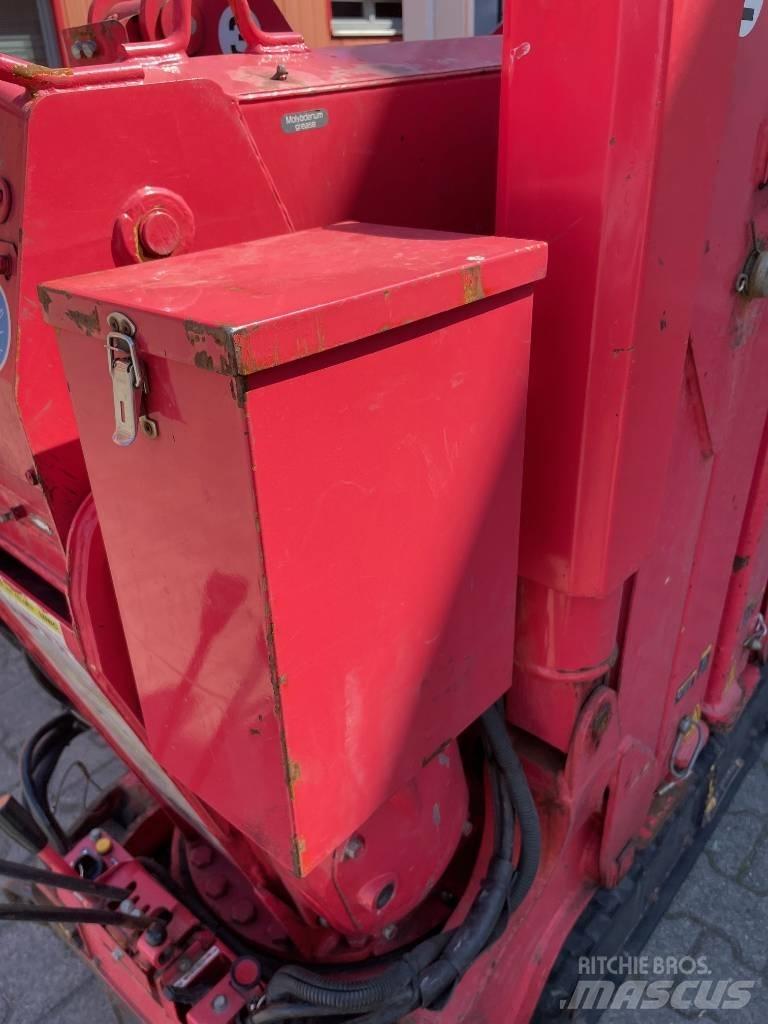 Unic URW-095 Γερανοί με ερπύστριες