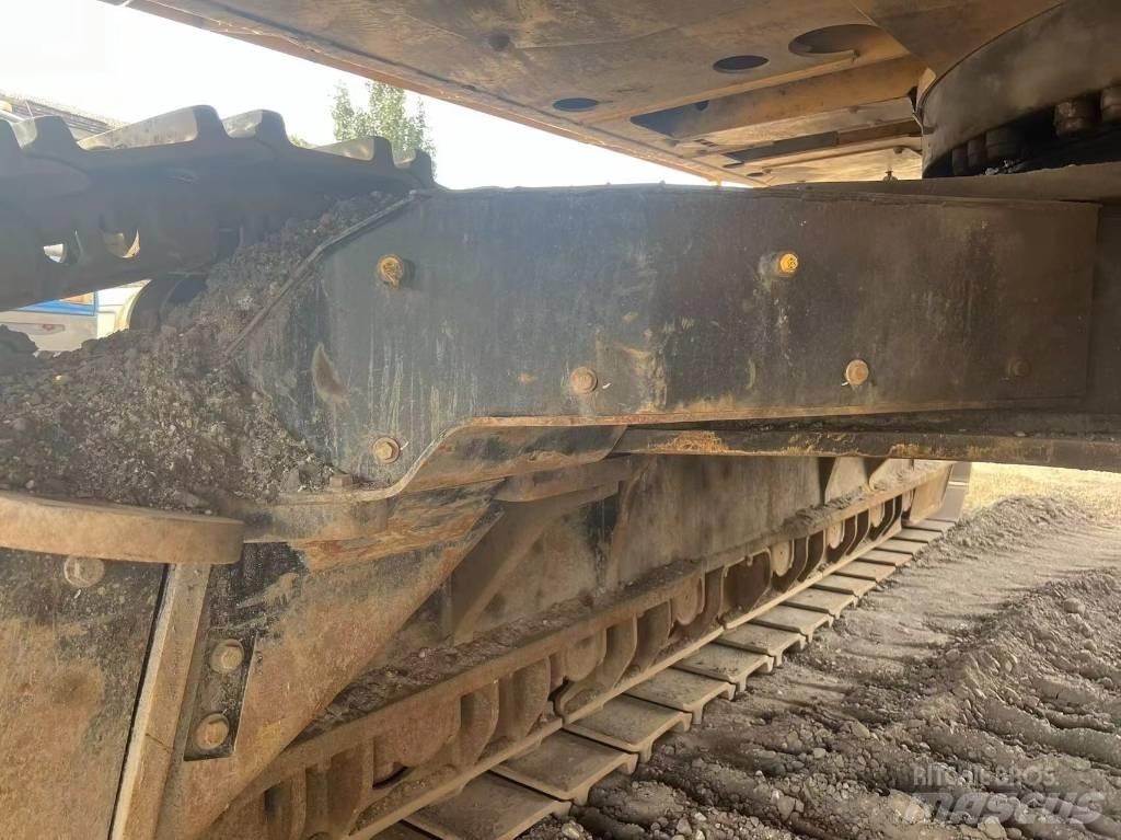 CAT 374 Εκσκαφείς με ερπύστριες