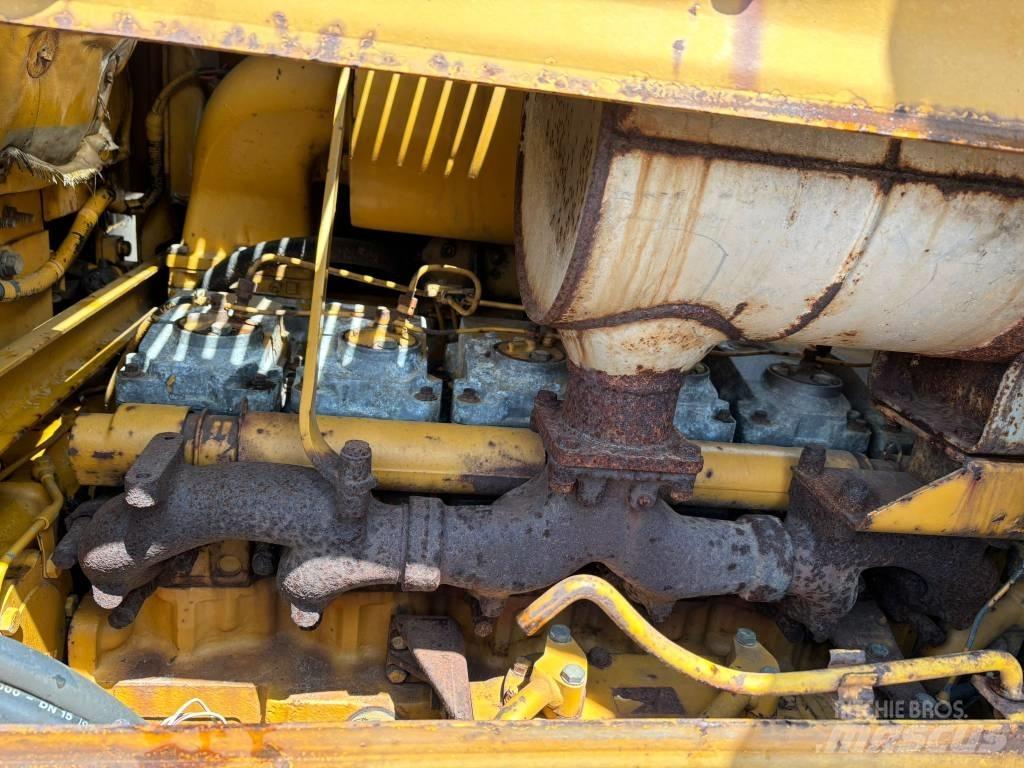 Komatsu D65PX-8 Μπουλντόζες με ερπύστριες