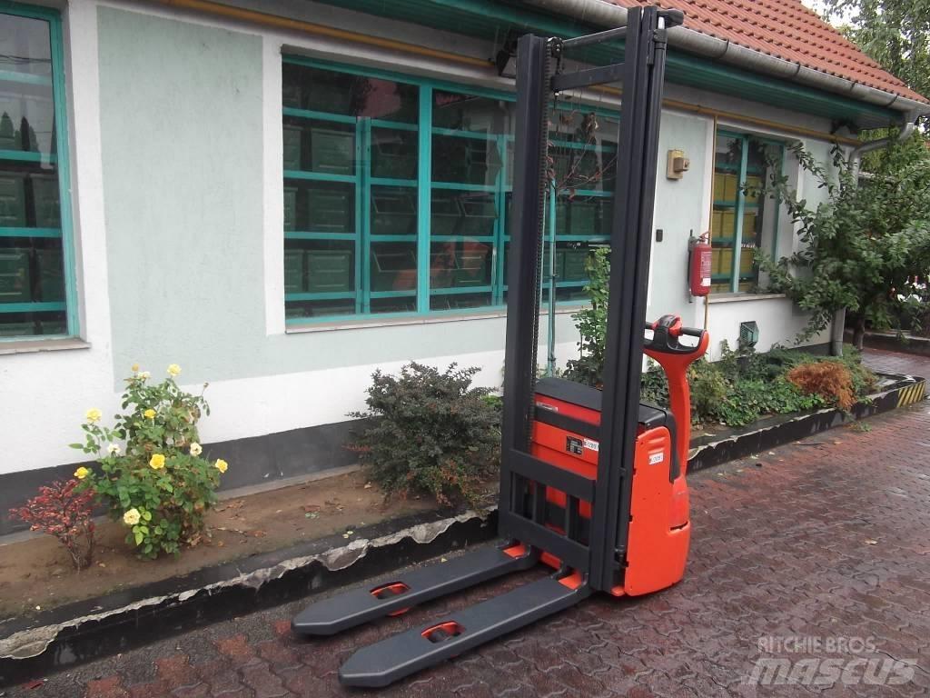 Linde L12 /379/ V-2097 Ηλεκτρικά παλετοφόρα με ιστό