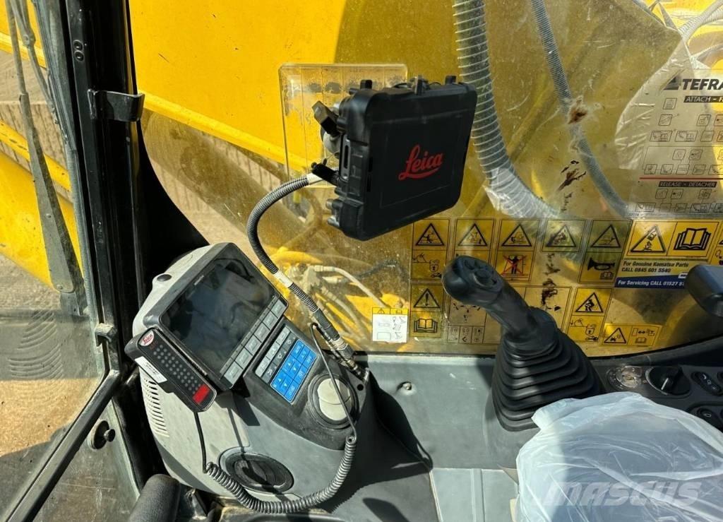 Komatsu HB 215LC-3 Εκσκαφείς με ερπύστριες