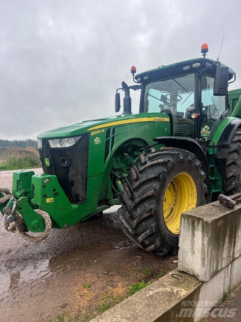 John Deere 8320R Τρακτέρ