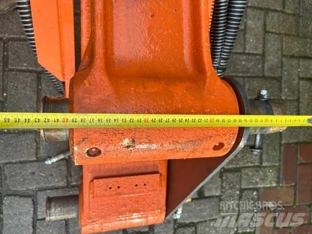 Hitachi ZX 135 Εκσκαφείς με ερπύστριες