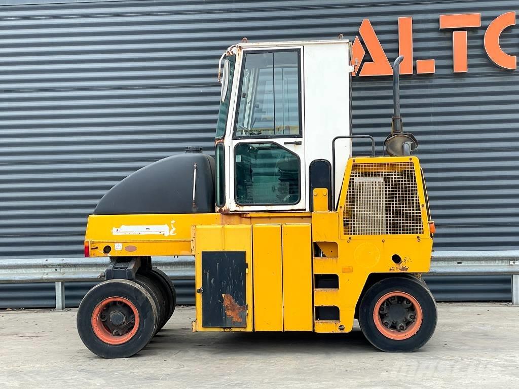 Dynapac CP 142 Κύλινδροι με επίσωτρα με αέρα