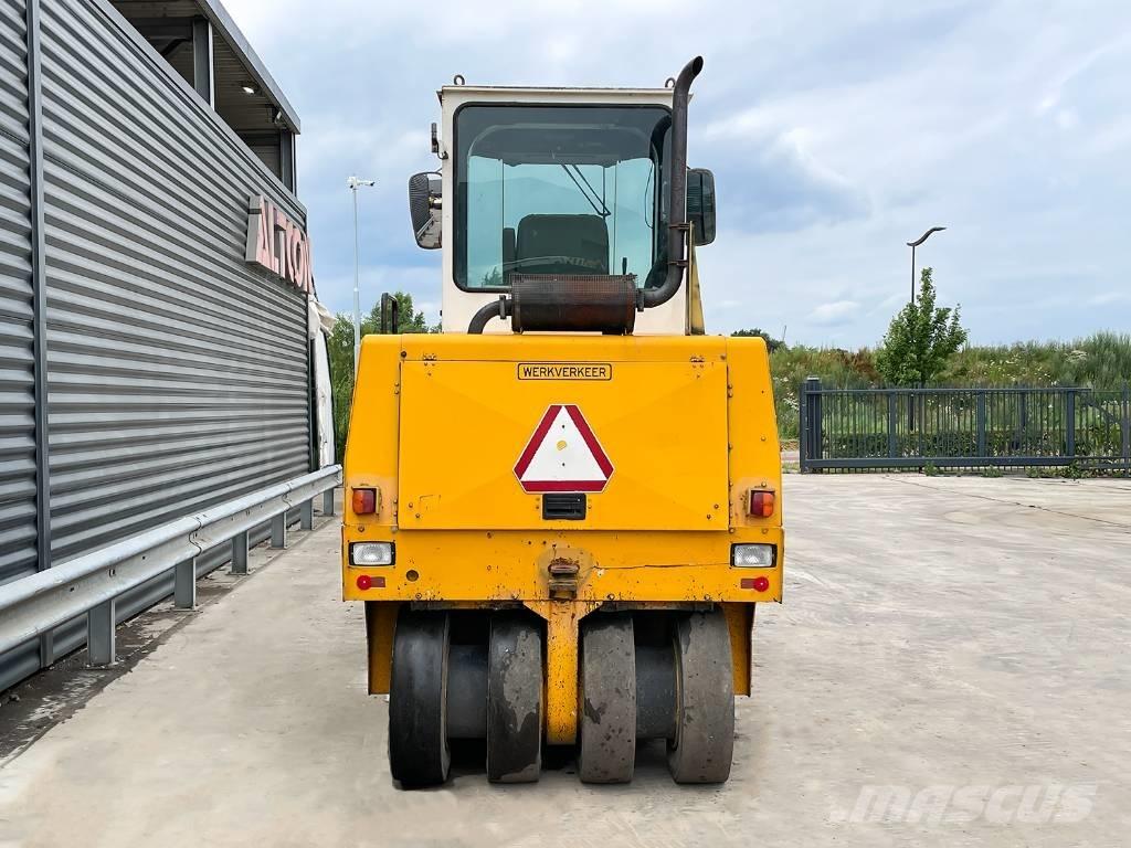 Dynapac CP 142 Κύλινδροι με επίσωτρα με αέρα