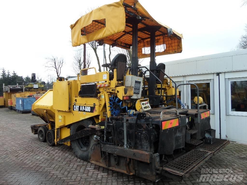 CAT AP 600 Επίστρωση ασφάλτου
