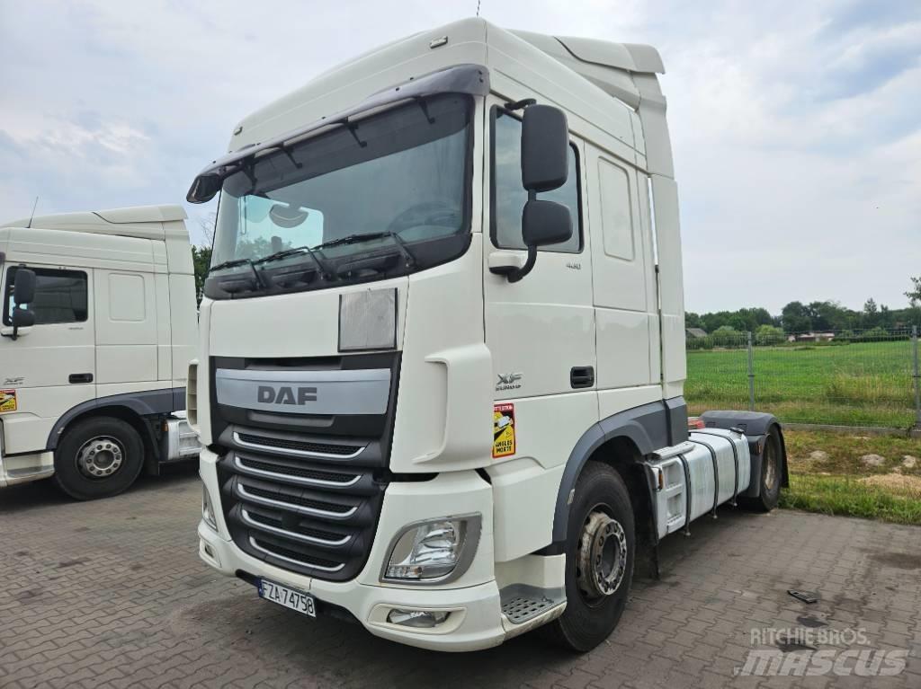DAF XF460 Τράκτορες
