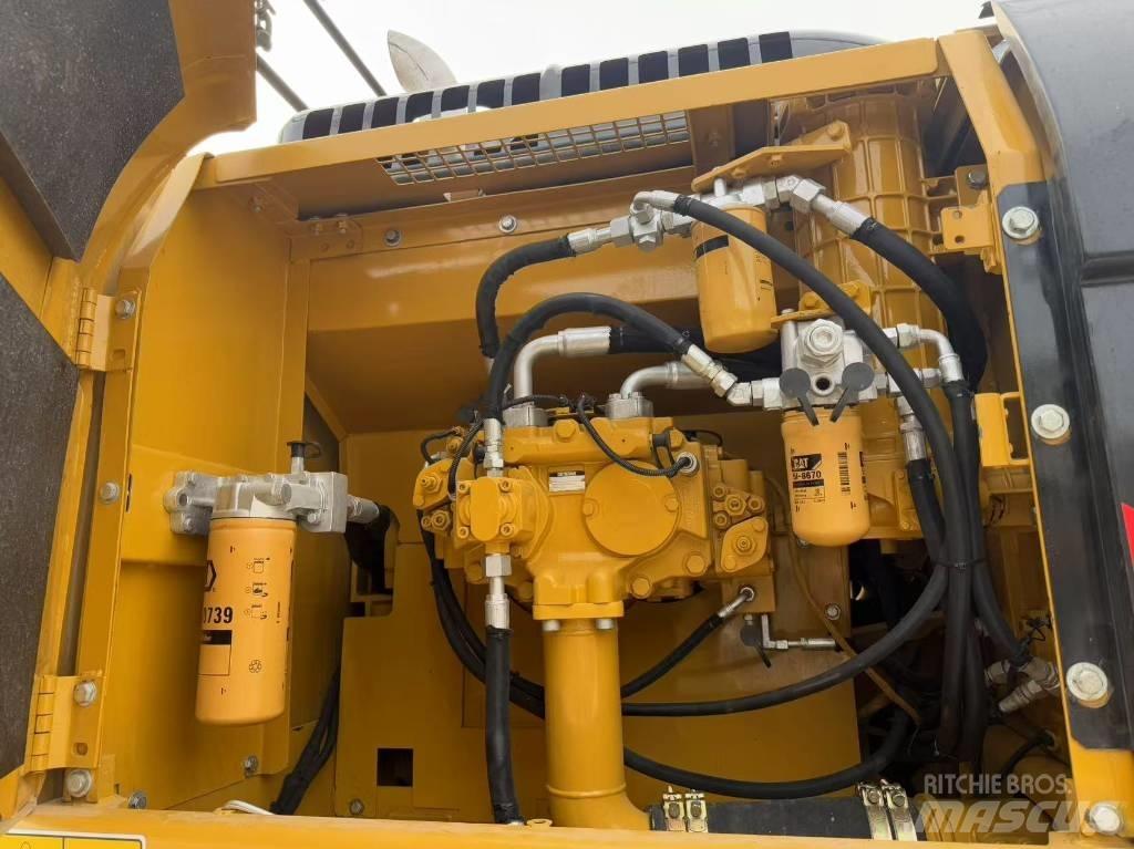 CAT 330 D L Εκσκαφείς με ερπύστριες