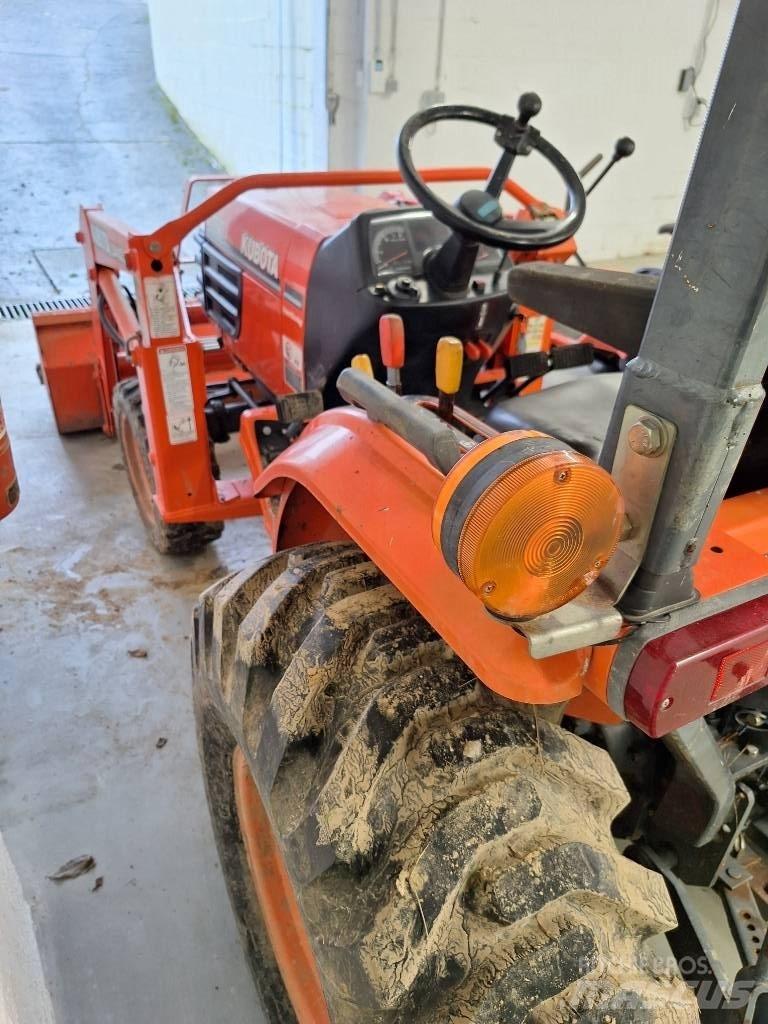 Kubota B 2710 Τρακτέρ