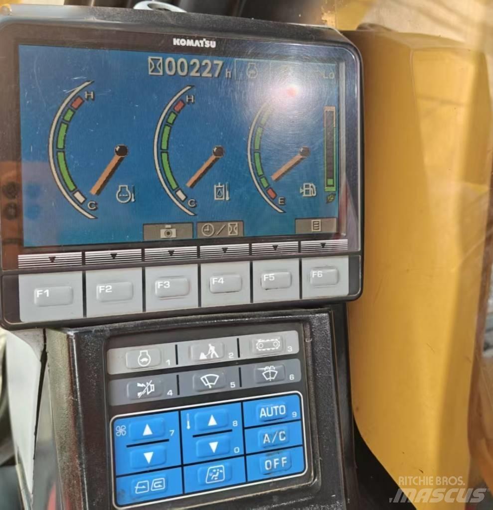 Komatsu 210LC-8 Εκσκαφείς με ερπύστριες