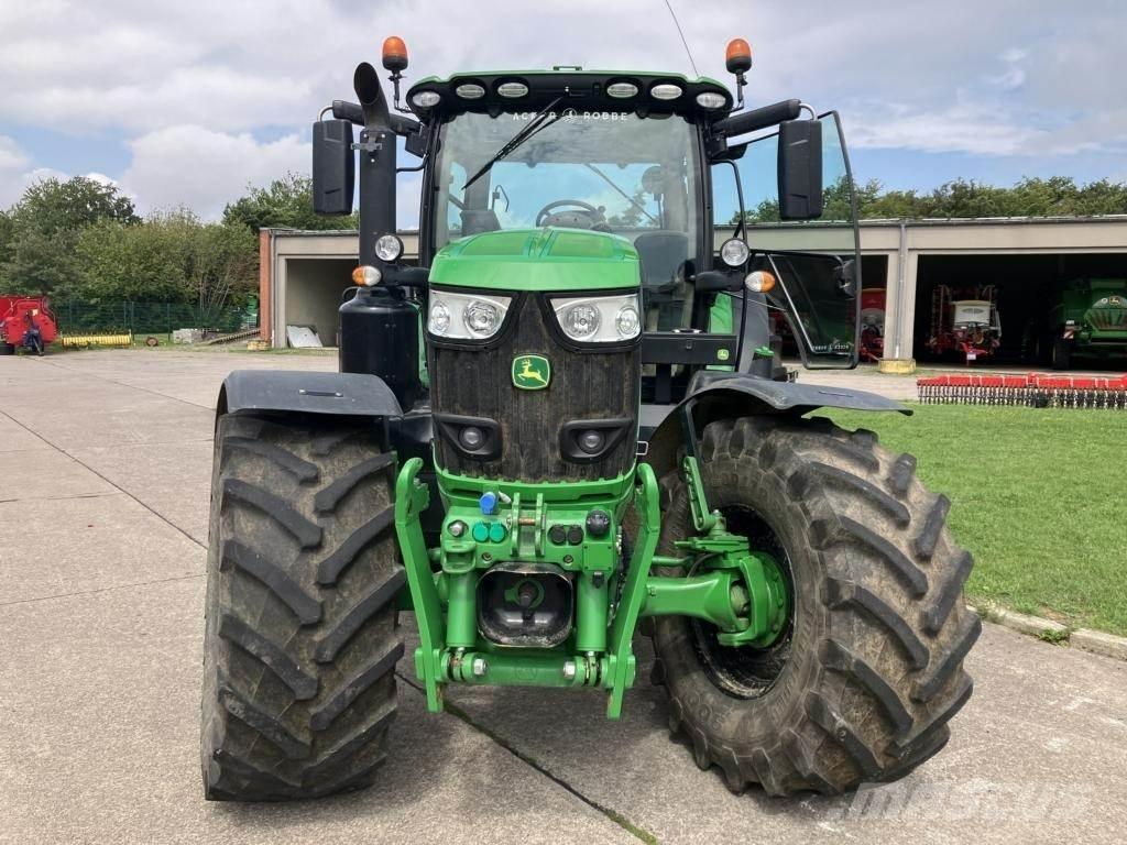 John Deere 6215R Τρακτέρ