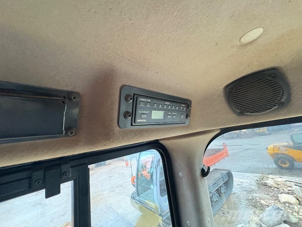 Komatsu D65PX-18 Μπουλντόζες με ερπύστριες