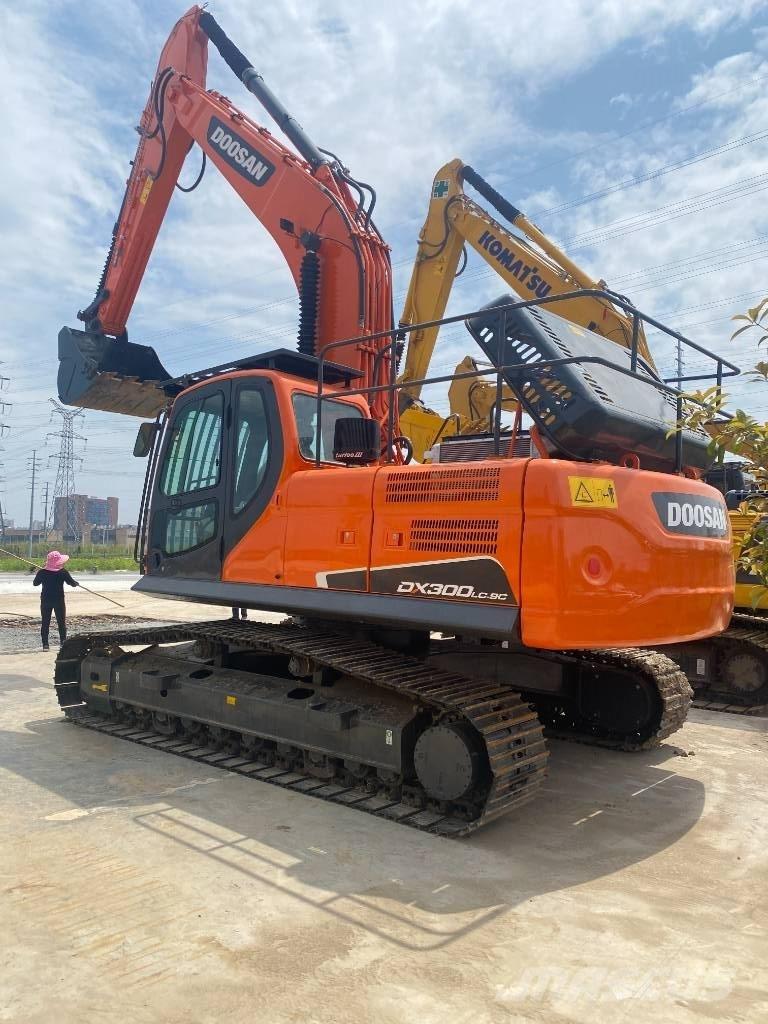 Doosan DX 300 Εκσκαφείς με ερπύστριες