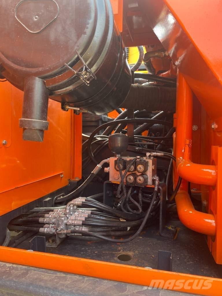 Doosan DX 300 Εκσκαφείς με ερπύστριες