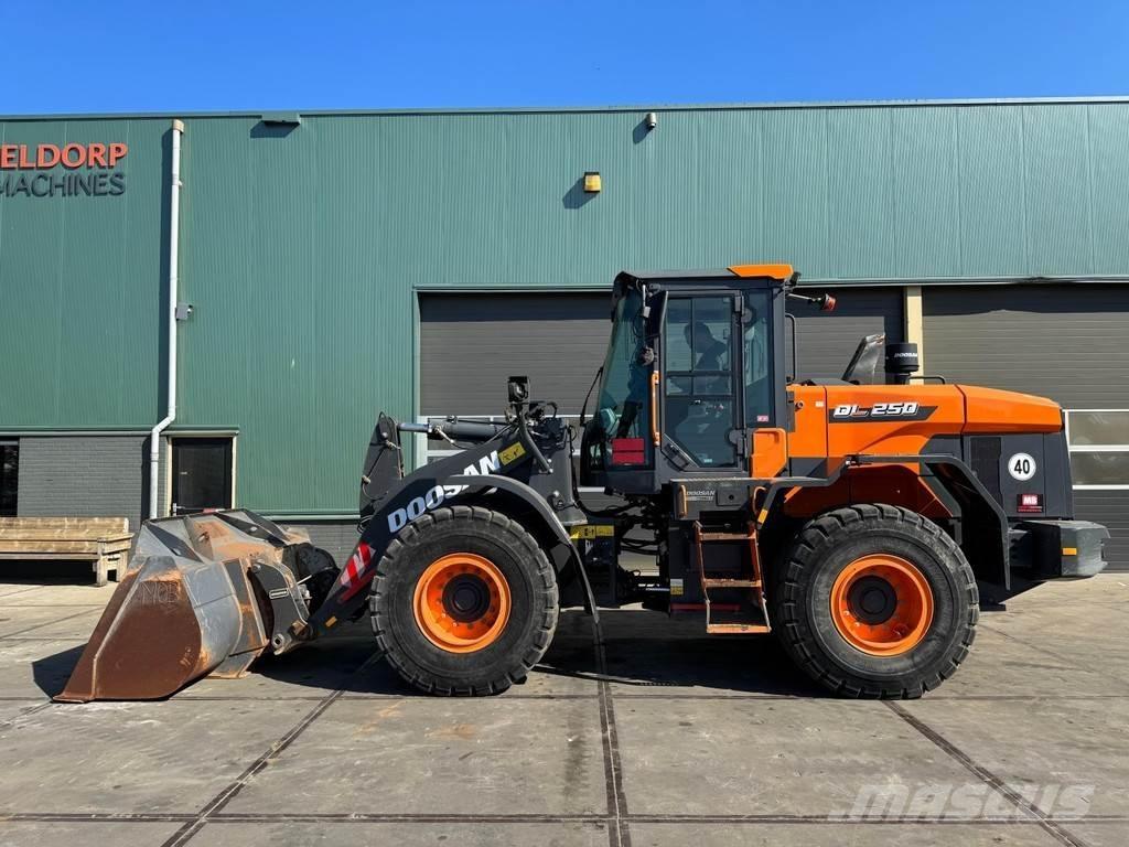 Doosan DL250-7 Φορτωτές με λάστιχα (Τροχοφόροι)