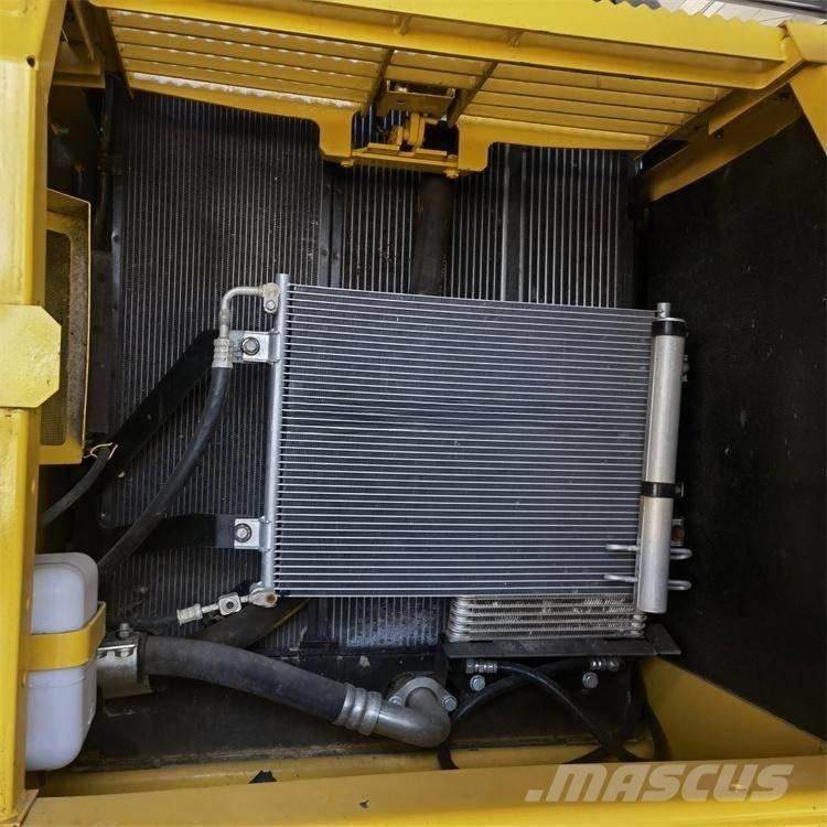 Komatsu PC200-8 Εκσκαφείς με ερπύστριες