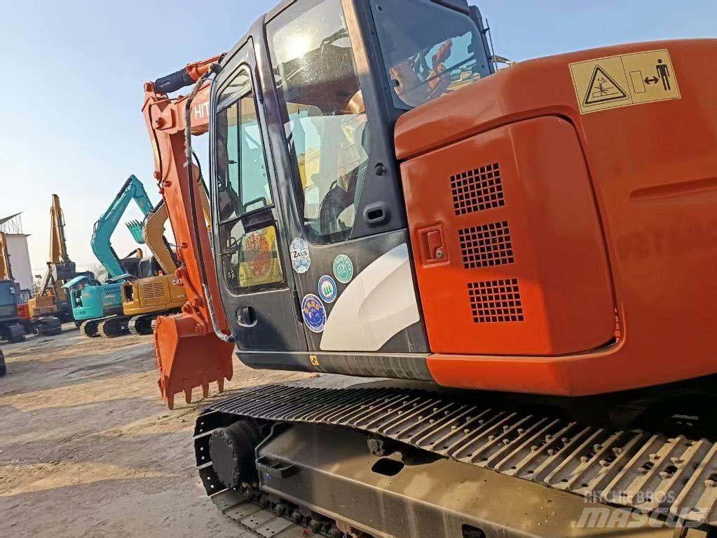 Hitachi ZX135 Εκσκαφείς με ερπύστριες