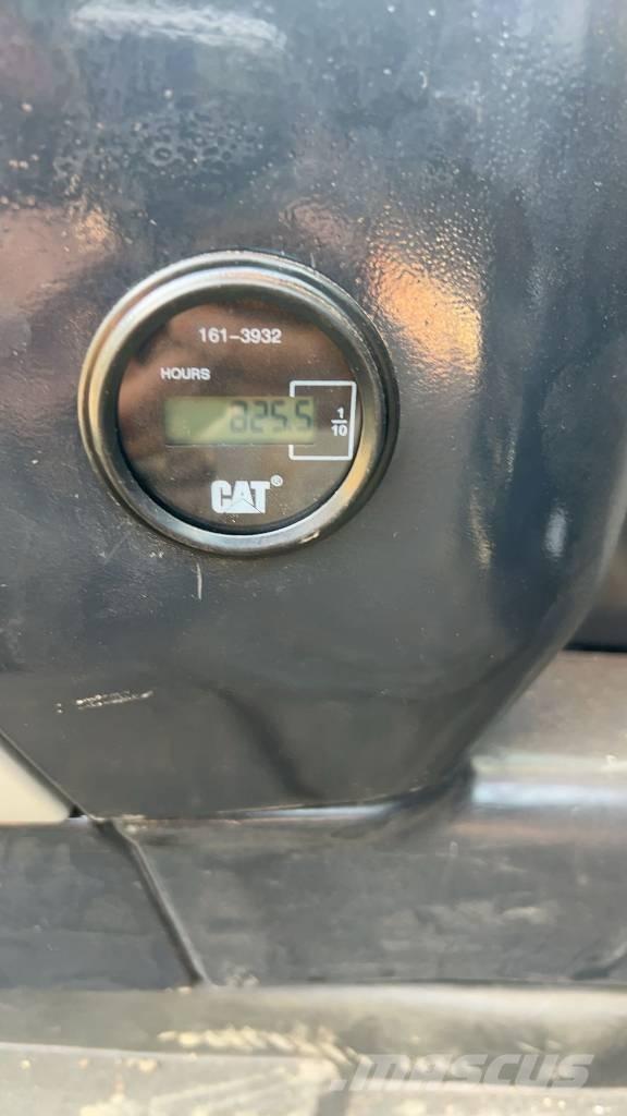 CAT 325 D Εκσκαφείς με ερπύστριες