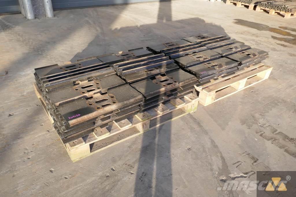 CAT 330 Trackshoes Ελαστικά και ζάντες