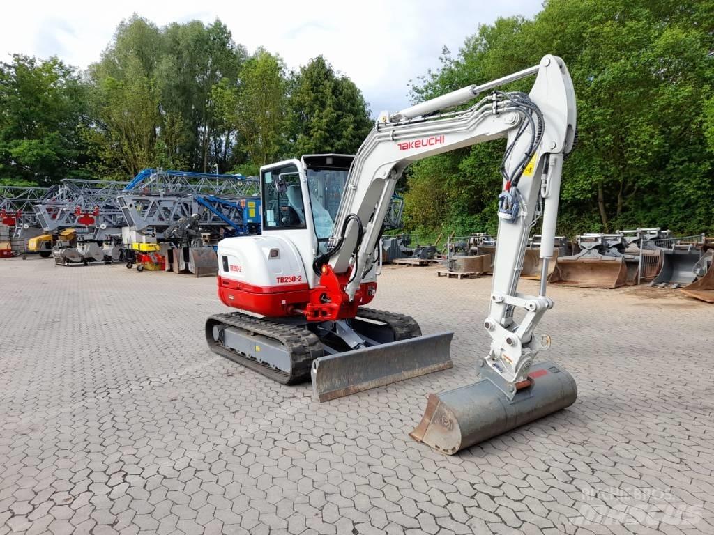 Takeuchi TB 250-2 Εκσκαφάκι (διαβολάκι) < 7t