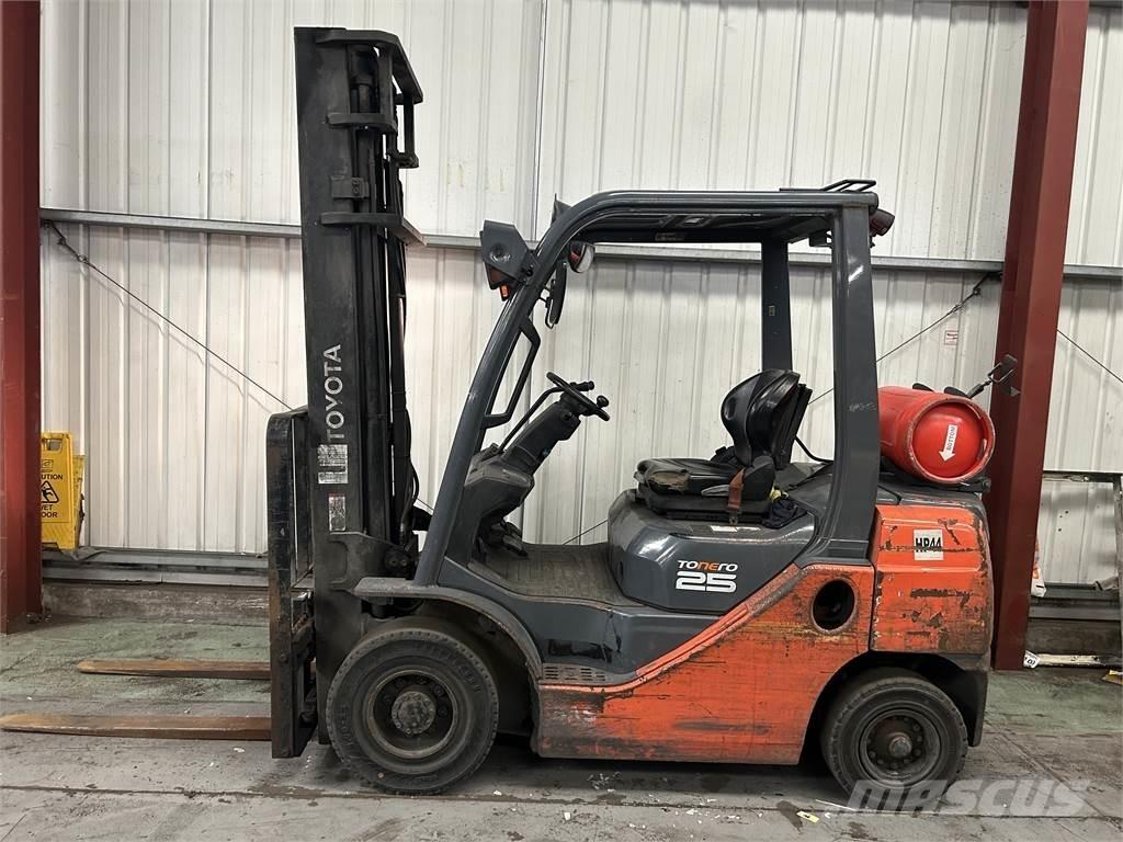 Toyota 02-8FGF25 Περονοφόρα ανυψωτικά κλαρκ με φυσικό αέριο LPG