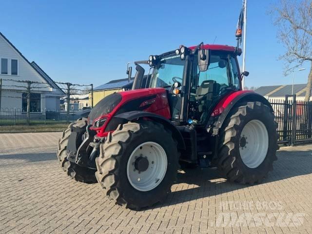 Valtra N134 Hitech Τρακτέρ