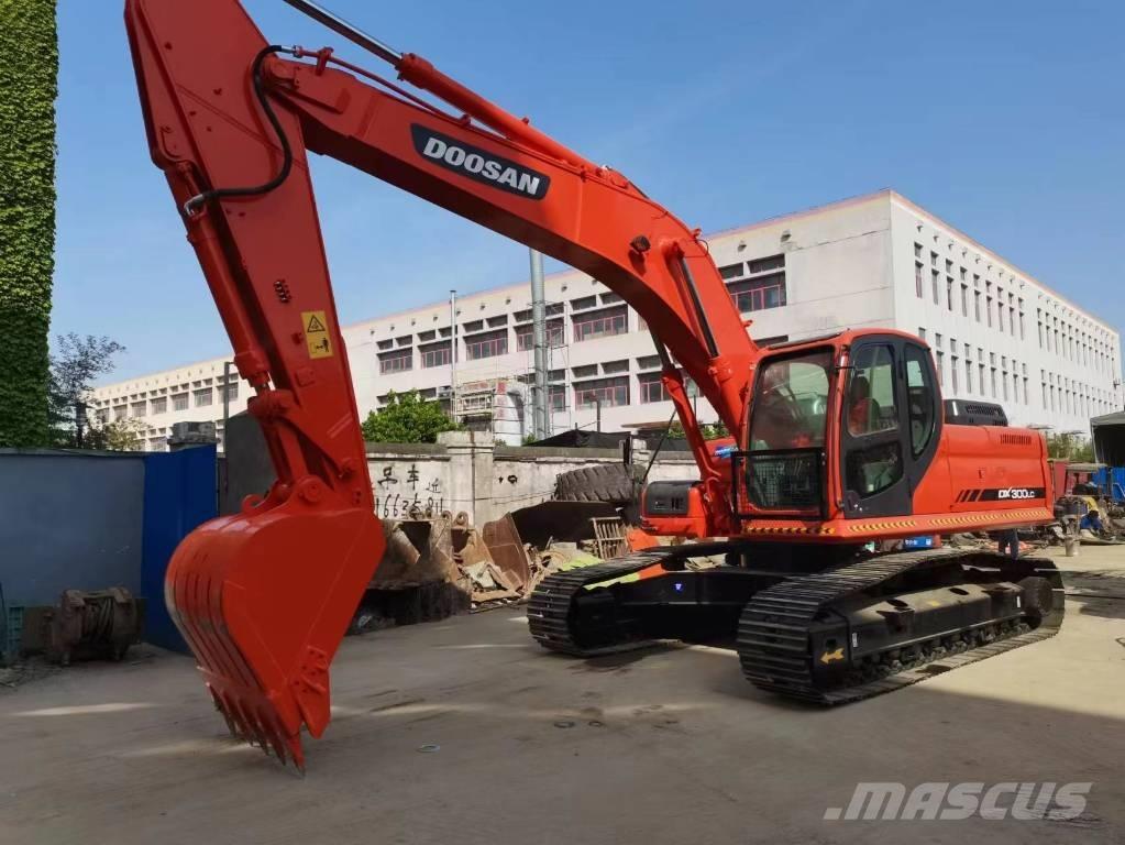 Doosan DX 300 Εκσκαφείς με ερπύστριες
