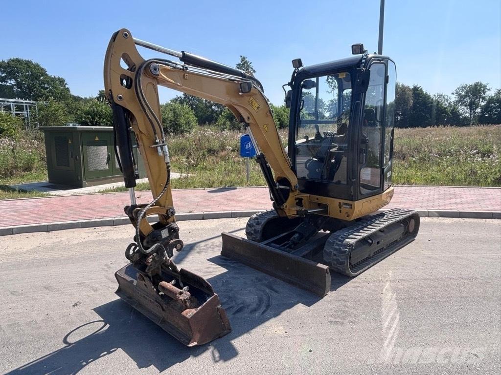 CAT 302.7D Εκσκαφάκι (διαβολάκι) < 7t