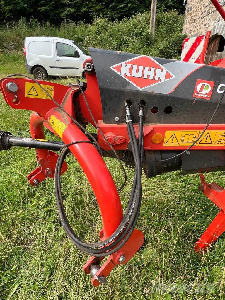 Kuhn GF8702T GII Τσουγκράνες και χορτοξηραντικές μηχανές