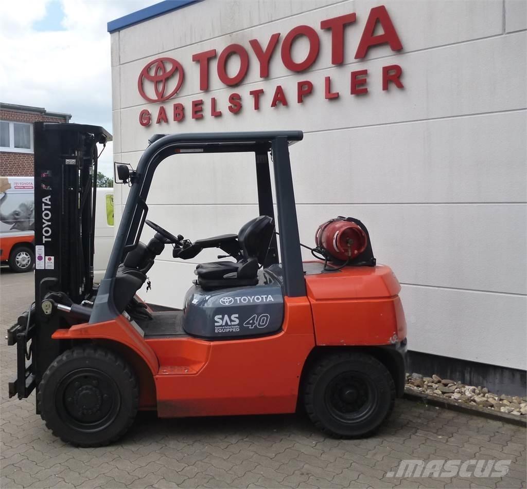 Toyota 02-7FG35 Περονοφόρα ανυψωτικά κλαρκ με φυσικό αέριο LPG