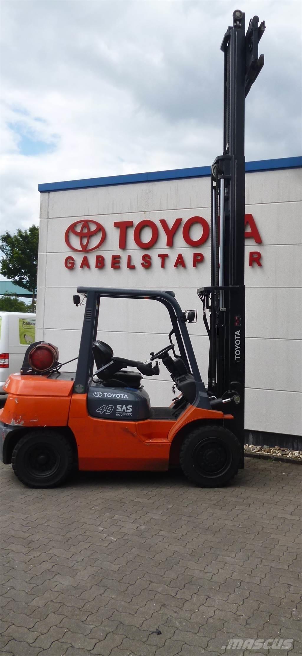 Toyota 02-7FG35 Περονοφόρα ανυψωτικά κλαρκ με φυσικό αέριο LPG