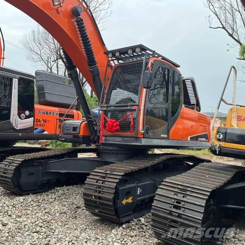Doosan DX225 Εκσκαφείς με ερπύστριες