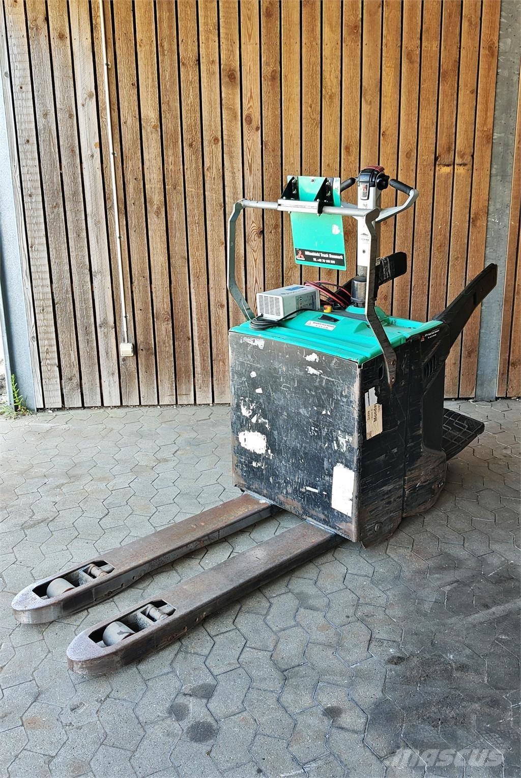 Mitsubishi PBV20N2 Φορτηγά με πλατφόρμα