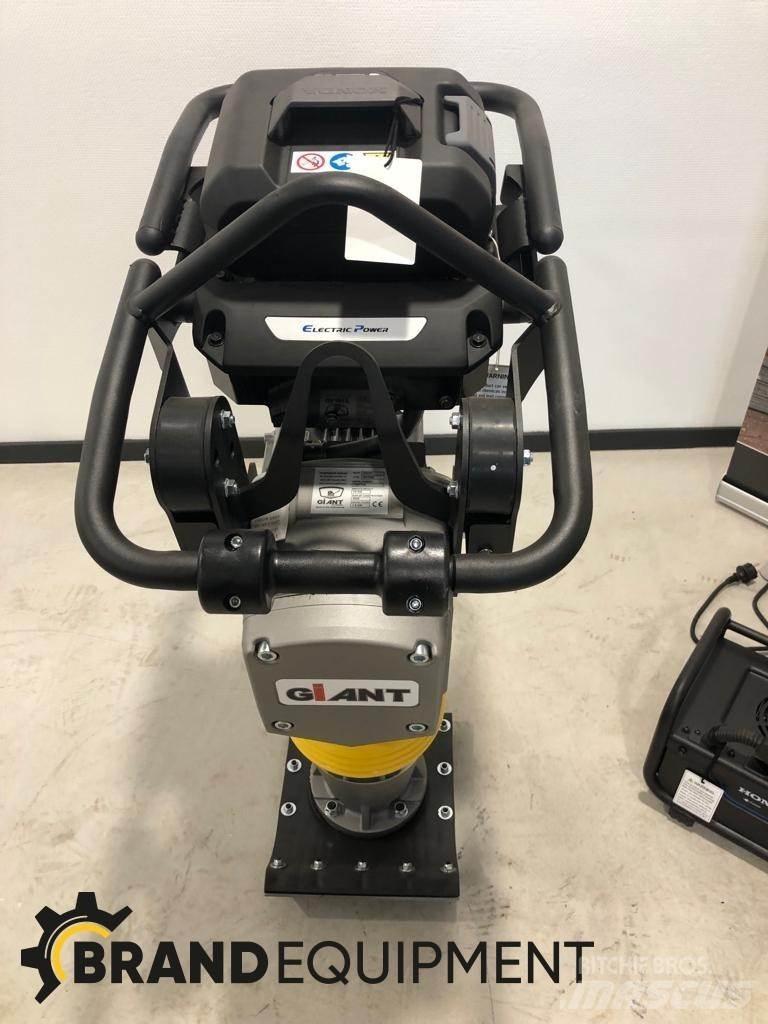 GiANT GR740E Επίπεδοι κόπανοι