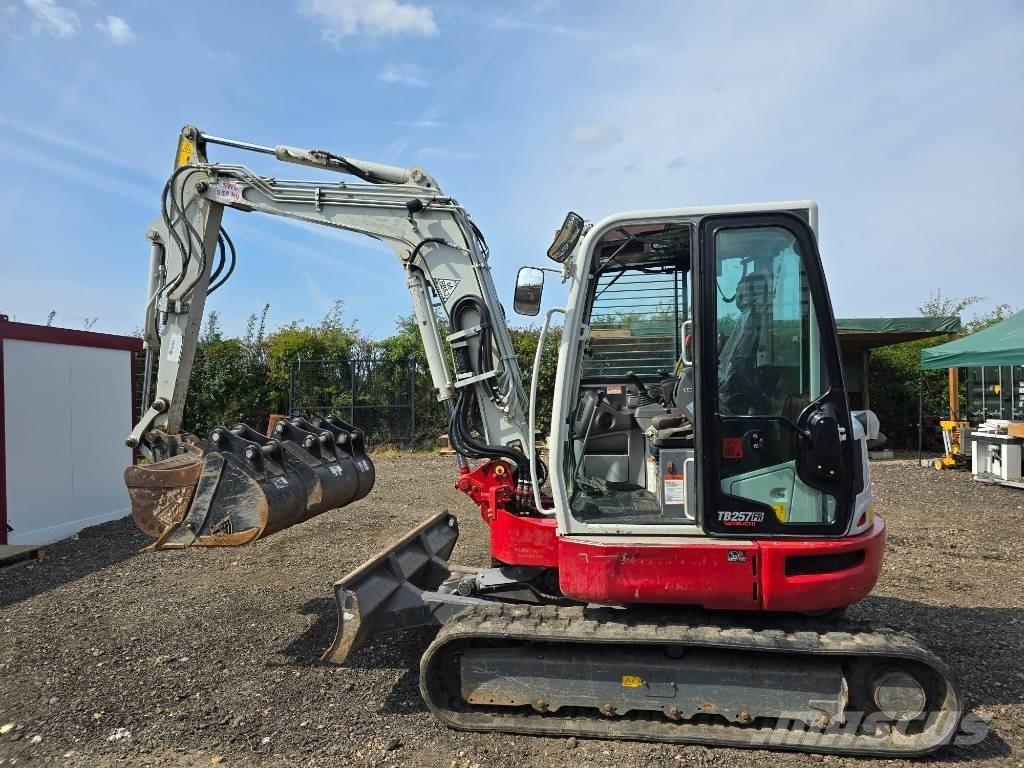 Takeuchi TB 257 FR Εκσκαφάκι (διαβολάκι) < 7t