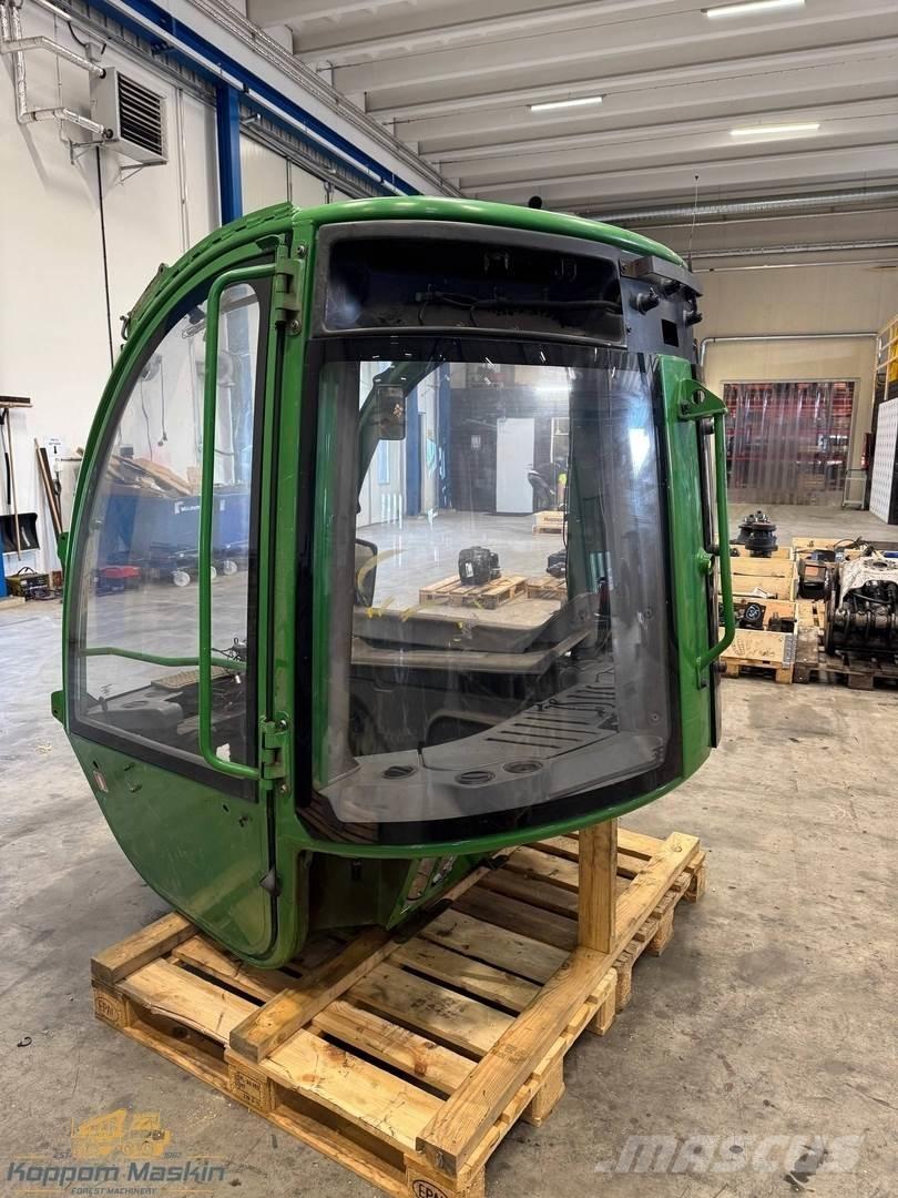 John Deere 1210E Καμπίνες και εσωτερικό