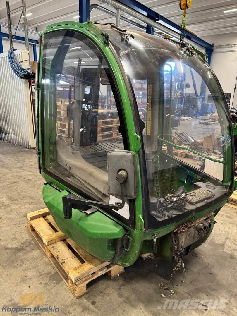 John Deere 1210E Καμπίνες και εσωτερικό